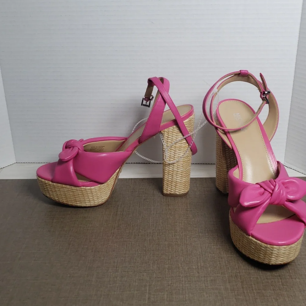 Michael Kors Sadie Pink Leather Bow Platform Sandals - SZ 9 - NWOT‎
